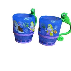 Disney Tangled Rapunzel Cups w/ Pascal Handle Kids Plastic Tumblers Set of 2